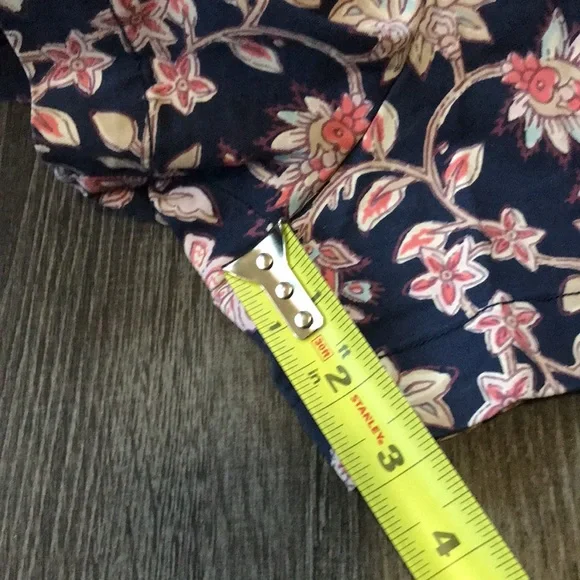 GAP city shorts size 8 - Picture 6 of 10